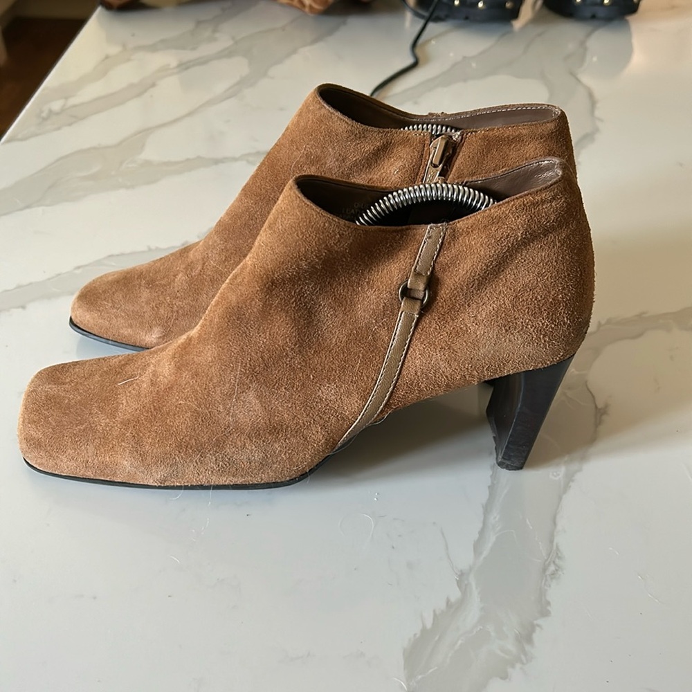 Bandolino Suede shoes with side zipper